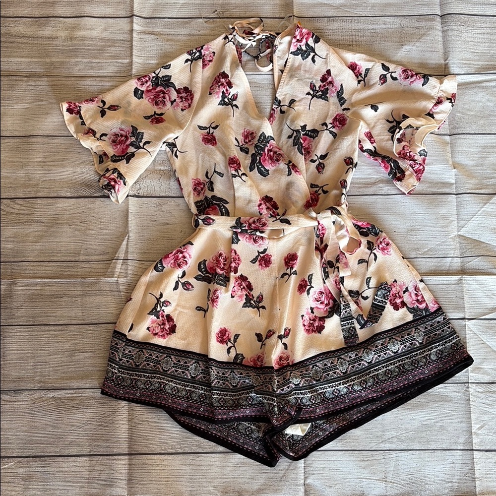 Trixxi Floral Romper in Cream and Pink